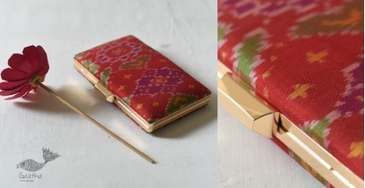A pocket full of joy ✧ Patola Silk Clip Clutch / Ikat Sling Handbag - Red & Green