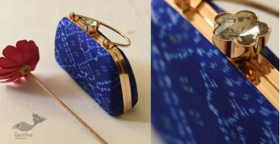 A pocket full of joy ✧ Patola Silk Purse / Sling Blue Bag