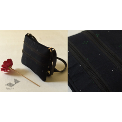 Dots & weaves ✣ Tangaliya Sling Bag - Black