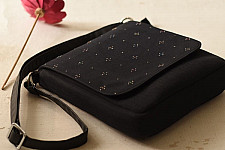 Dots & weaves | Tangaliya Sling Bag - Black