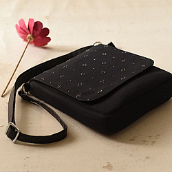 Dots & weaves | Tangaliya Sling Bag - Black