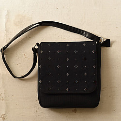 Dots & weaves | Tangaliya Sling Bag - Black