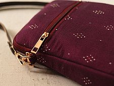 Dots & weaves | Tangaliya Sling Bag - Purple