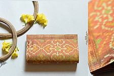 A pocket full of joy | Patola Purse - Golden