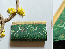 A pocket full of joy | Patola Purse - Green
