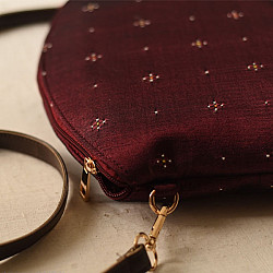 Dots & weaves | Tangaliya Sling Bag - Maroon