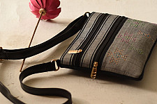 Dots & weaves | Tangaliya Sling Bag - Black & Grey