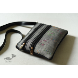 Dots & weaves ✣ Tangaliya Sling Bag - Black & Grey