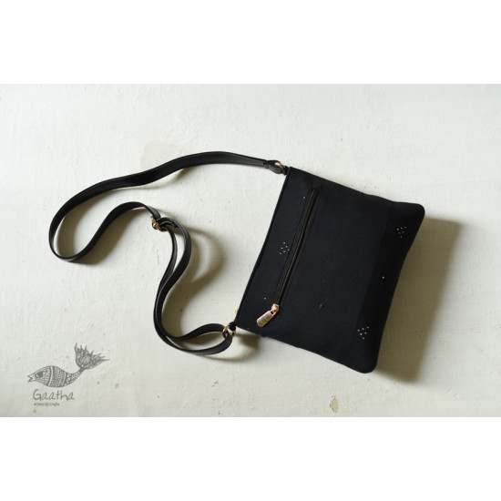 shop Tangaliya Sling Bag - Black & Grey