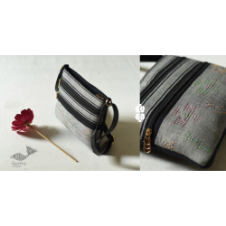 Dots & weaves ✣ Tangaliya Sling Bag - Black & Grey