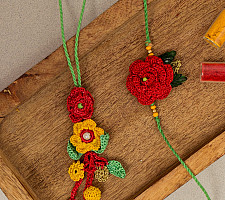 Crochet Rakhi -⚬-Rakhi & Lumba Set Surkh Gulab (Set of 2)