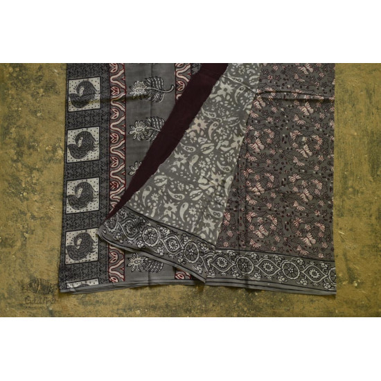 shop dabu hand block printed cotton saree Peacock Pallu Motif