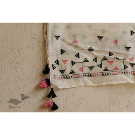 सूफियाना ~ Chanderi . Embroidered stoles { 3 }