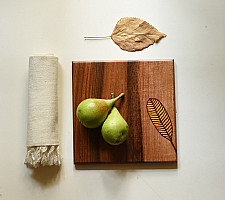 Wood & Wine - Wooden Trivet / Hot Pot Plate - Leaf
