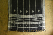 Salt Deserts of Kutch | Kutchi Bhujodi Hand spun Raw Woollen Black Shawl 