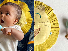 Organic Cotton ★ New Born Gift Set (Lion Pillow + 2 Wooden Maracas) ★ 4