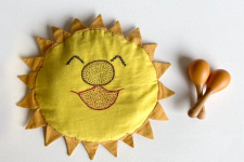 Organic Cotton ★ New Born Gift Set (Sun Pillow + 2 Wooden Maracas) ★ 6