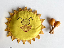 Organic Cotton ★ New Born Gift Set (Sun Pillow + 2 Wooden Maracas) ★ 6