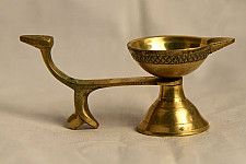 Ahar ✽ Brass . Solid Handle Diya
