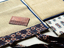 { Pothi Folder -A4 } or { Pothi Folder -A4 + Bag + Wallet } ~ A