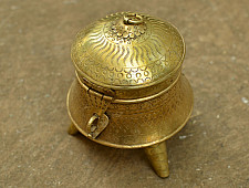 Ahar ✽ Brass ~ Paan Daan { 5" x 5" x 6" Small }