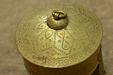 Ahar ✽ Brass ~ 4" x 4" x 4.2"  Mukhwas Box Ahar ✽ Brass ~ 4" x 4" x 4.2"  Mukhwas Box