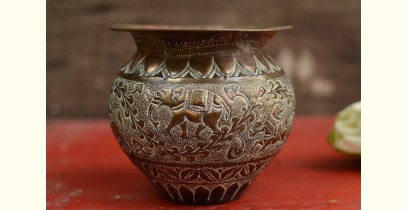 Antiquities from Khajuraho ✳ Lota - Tamba  ✳ 19