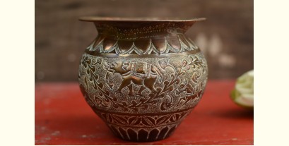 Antiquities from Khajuraho ✳ Lota - Tamba  ✳ 19