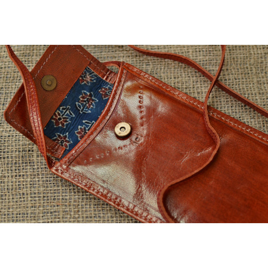 Itsy-bitsy! ❖ Kutchi Leather Purse { Mobile } { 4 }