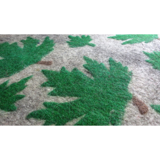 Kashmiri Namda ~ Chinar leaves (3 X 23)