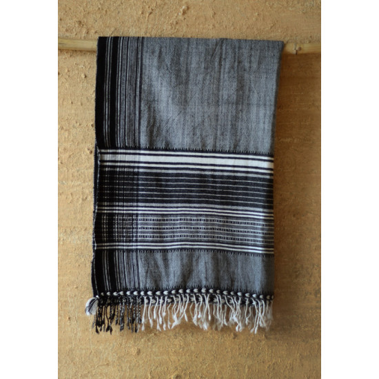 Elegance from the grasslands IV ~ handwoven woolen stole