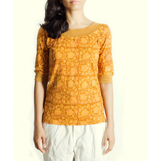 Lotuses and vines ~ Gaamthi tshirt