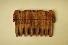 Wooden comb ~ Tribal markings { 1 }