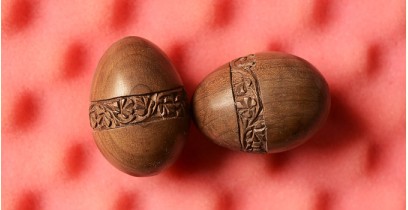 Walnut wood carving: Easter eggs~1