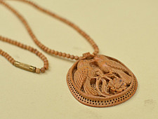 Kadam ♣ Wooden Neckpieces { i }