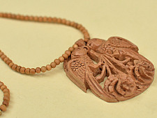 Kadam ♣ Wooden Neckpieces { m }