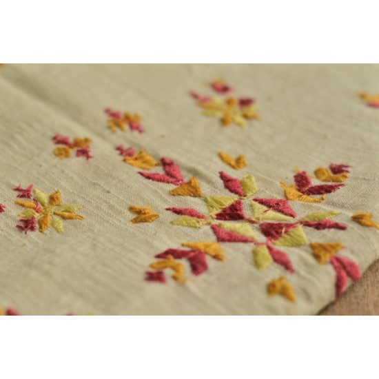 सूफियाना ~ Handloom Cotton . Embroidered stoles { 1 }