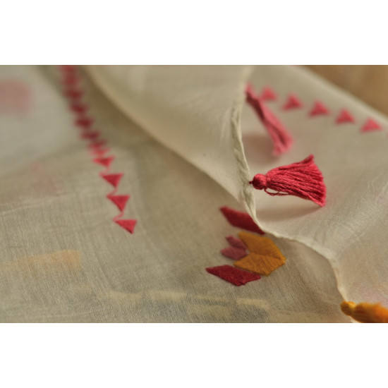 सूफियाना ~ Maheshwari . Embroidered stoles { 2 }