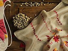 सूफियाना ~ Maheshwari . Embroidered stoles { 2 }