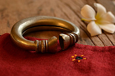 Kanupriya ~ Vintage Light Weight Kada