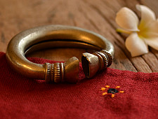 Kanupriya ~ Vintage Light Weight Kada