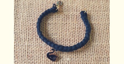 Bunched Together ✪ Stone Jewelry ✪ Black Swan Bracelet { 8 }