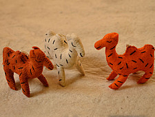 Tis the Season ☃ Felt  Toy⚶ Camels ☃ 5