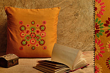 Cushioned living ~ Daffodils (Golden yellow * 15 x 15)