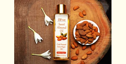 Ubtan ☘ Cold Pressed Sweet Almond Oil ☘ 11 { 50ml/200ml }