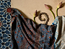 मृणालिनी ☘ Mul Cotton ☘ Ajrakh Bandhani Saree ~ 2