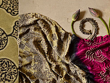 मृणालिनी ☘ Gajji Silk ☘ Ajrakh Bandhani Saree ~ 13