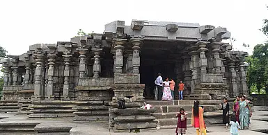 10 Famous Art and Crafts from Telangana