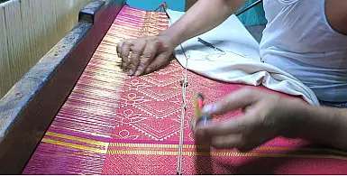 10 Famous Motifs used in Indian Handloom Sarees