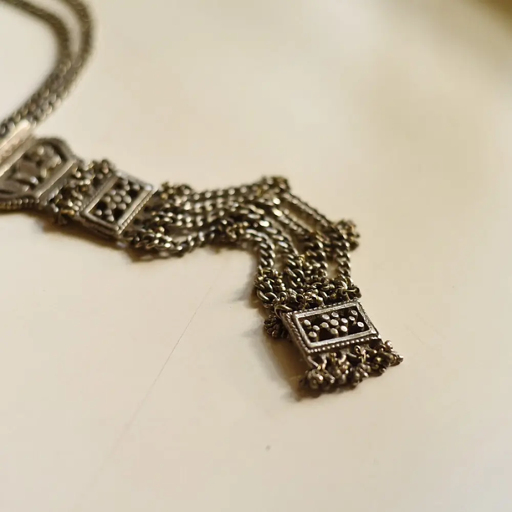 shop Handmade Vintage Jewelry - Long Necklace 